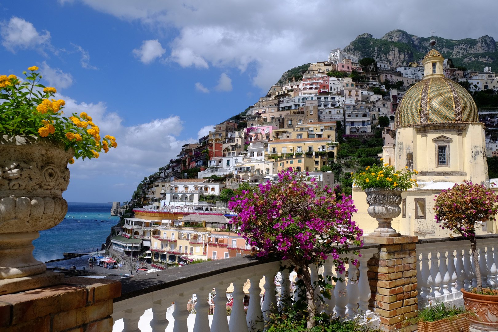 Amalfi coast. Амальфи Позитано Италия. Позитано Сорренто. Неаполь побережье Амальфи. Побережье Позитано Италия.